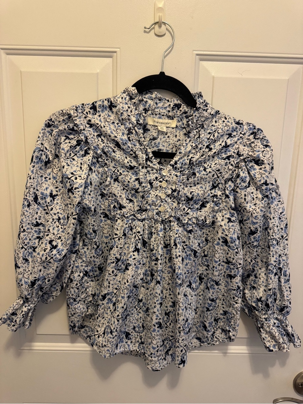 Francesca's Collections Navy and White Floral Ruffle Button-Front Blouse